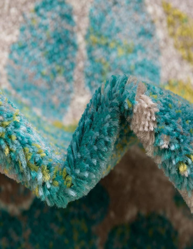 Detail image of 7' 10 x 7' 10 Azalea Square Rug