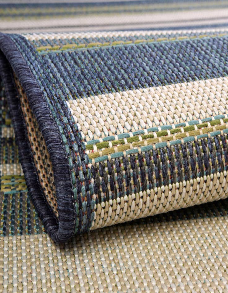 Detail image of 7' 10 x 7' 10 Easy-Clean Baja Indoor / Outdoor Square Rug