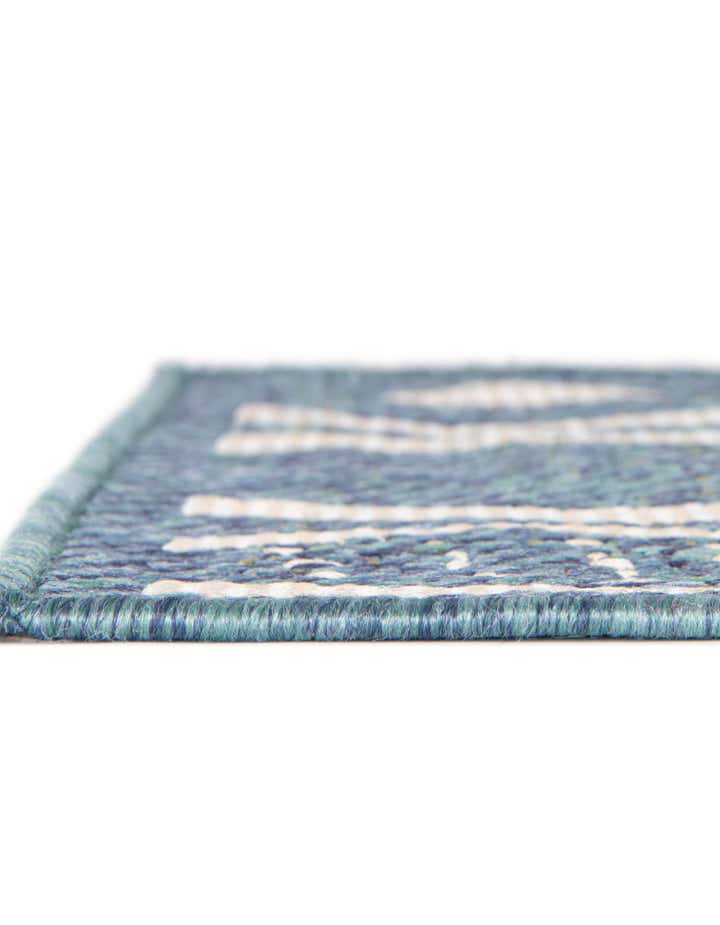 7' 10 x 7' 10 Easy-Clean Baja Indoor / Outdoor Square Rug