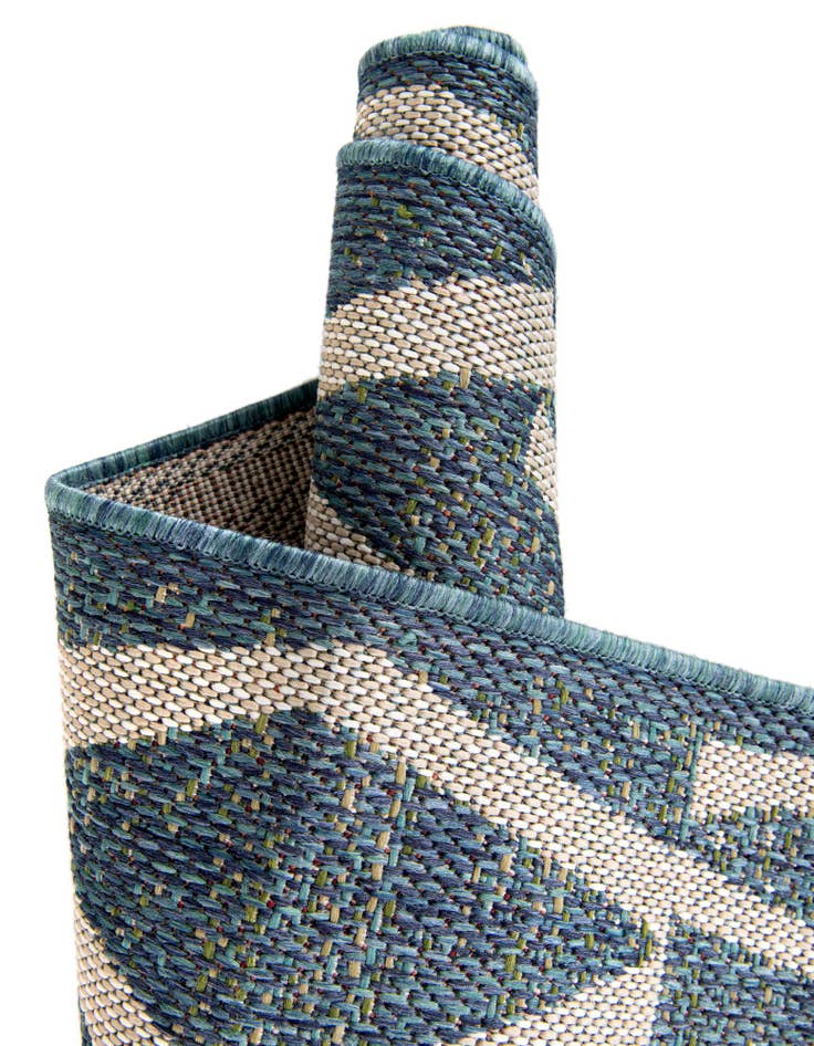 Detail image of 10' x 10' Easy-Clean Baja Indoor / Outdoor Square Rug