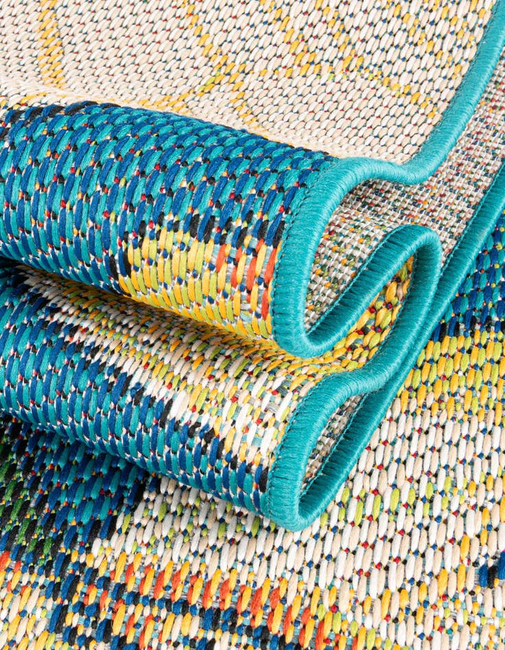 Detail image of 7' 10 x 7' 10 Easy-Clean Baja Indoor / Outdoor Square Rug