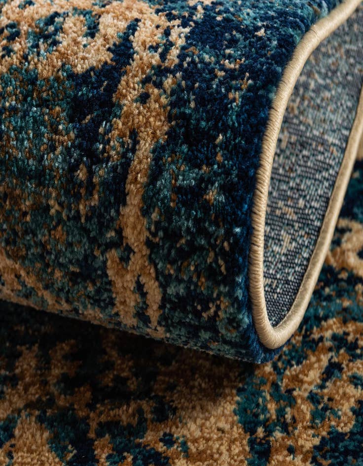 Detail image of 4' 5 x 4' 5 Charlestown Square Rug