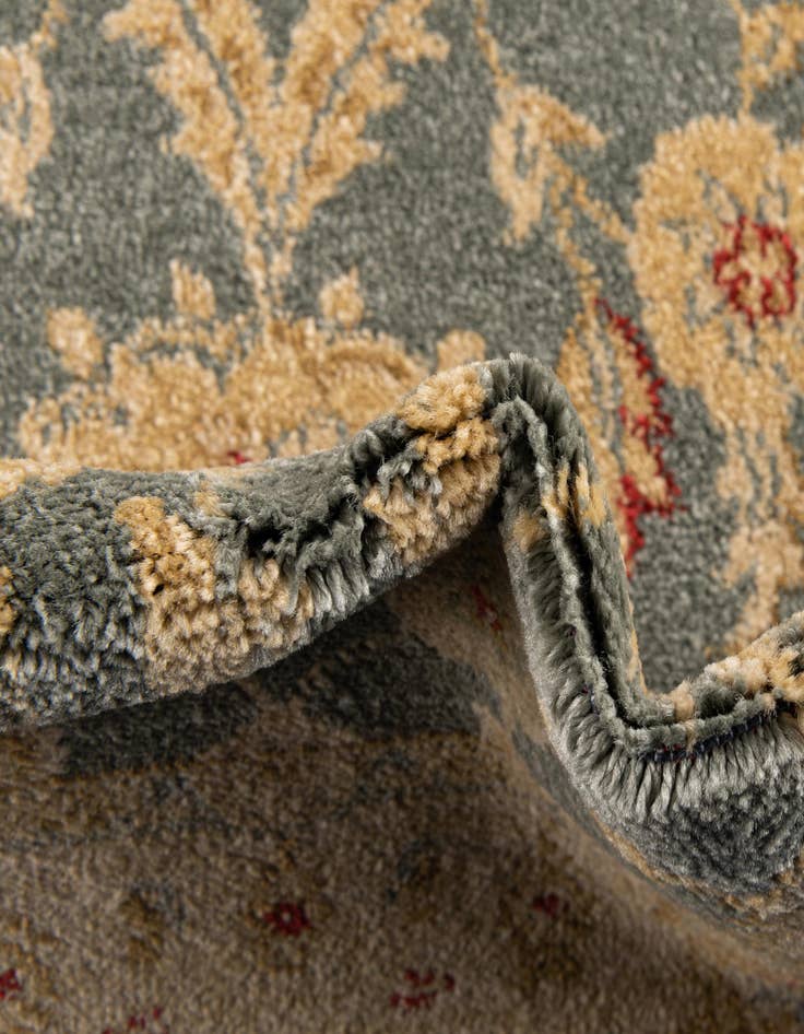 Detail image of 4' x 4' Chelsea Square Rug
