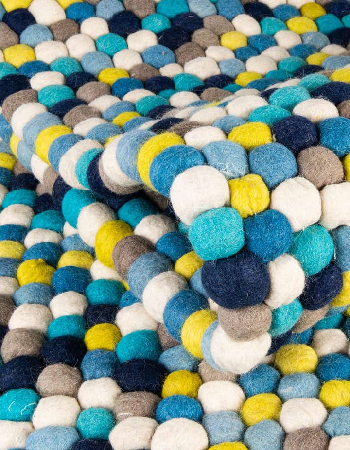7' 10 x 7' 10 Felt Ball Wool Square Rug
