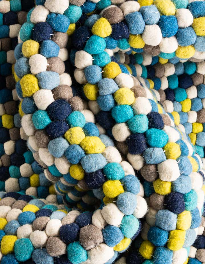 7' 10 x 7' 10 Felt Ball Wool Square Rug