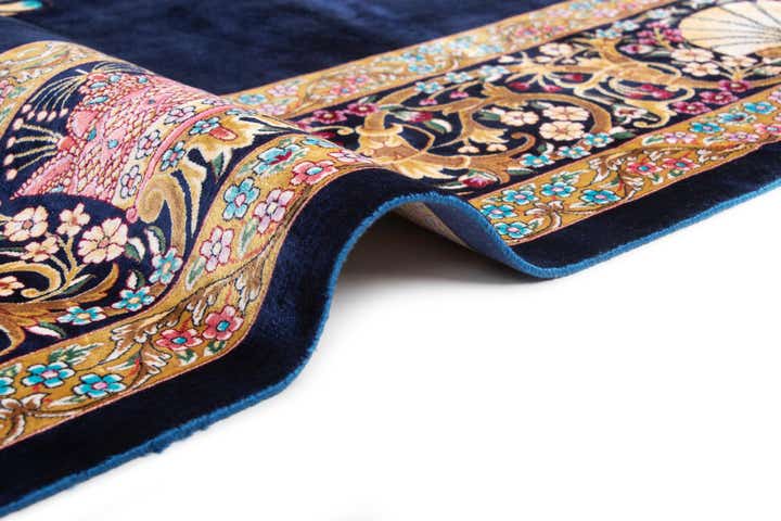 4' 11 x 4' 11 Ghom Design Square Rug