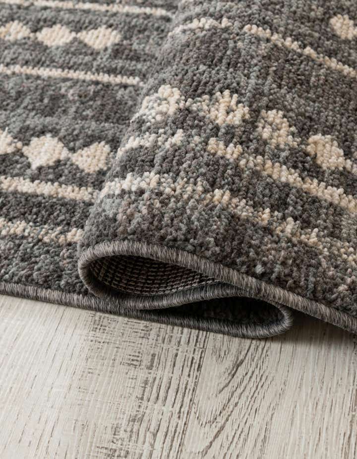 5' x 5' Grand Tradition Square Rug