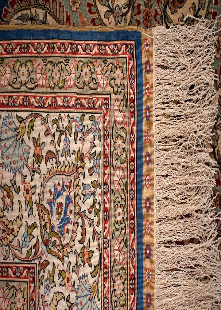 4' 9 x 4' 9 Hereke Silk Square Rug