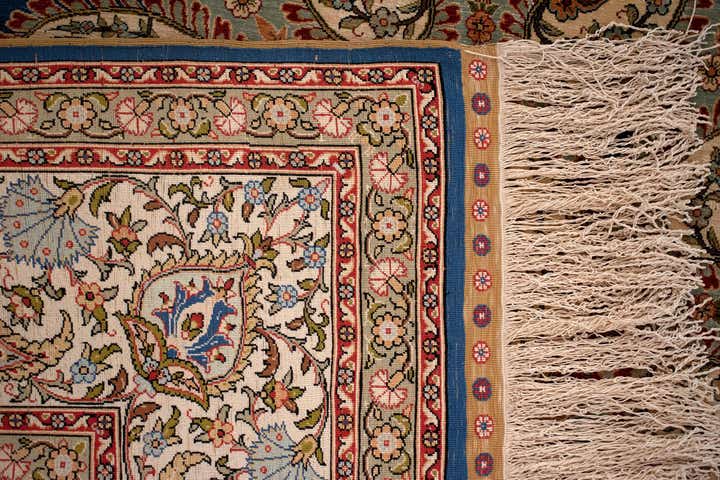 4' 9 x 4' 9 Hereke Silk Square Rug