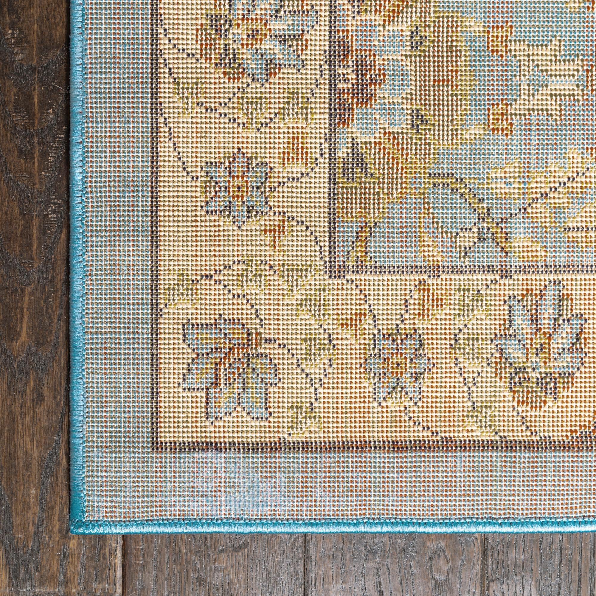 7' 10 x 7' 10 Isfahan Design Square Rug
