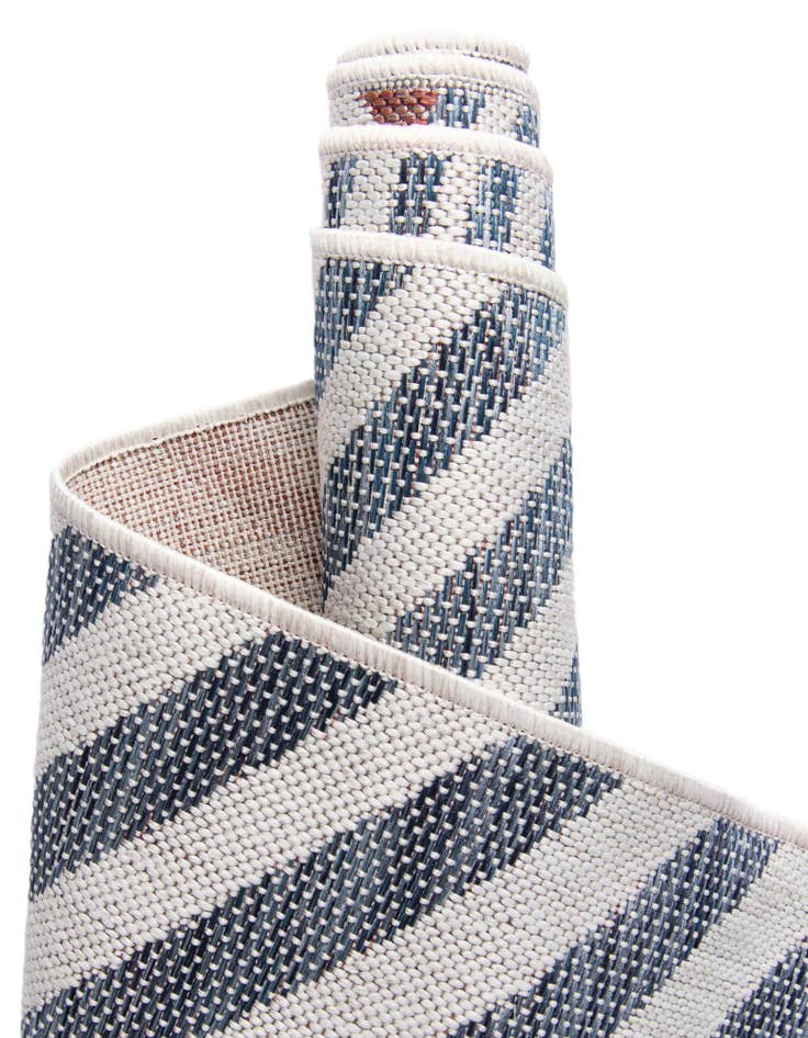 Detail image of 7' 10 x 7' 10  Washable Jill Zarin Indoor / Outdoor Square Rug