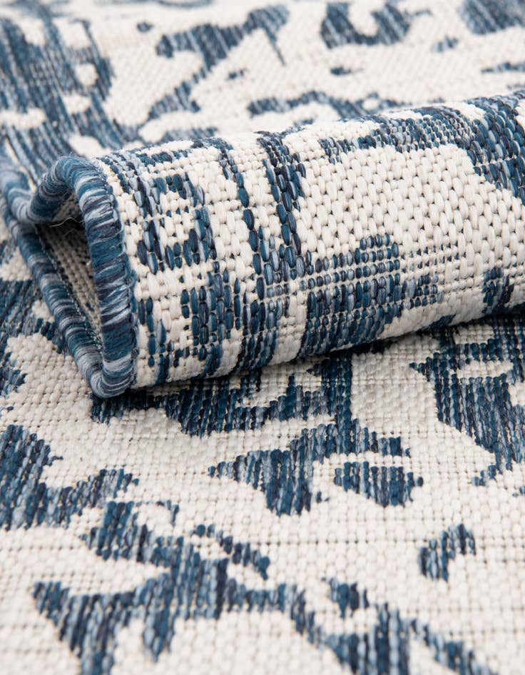 Detail image of 7' 10 x 7' 10 Easy-Clean Jill Zarin Dubai Indoor / Outdoor Square Rug
