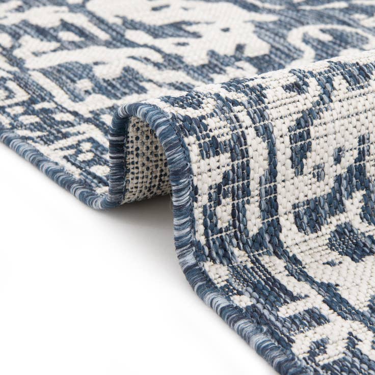 Detail image of 7' 10 x 7' 10 Easy-Clean Jill Zarin Dubai Indoor / Outdoor Square Rug