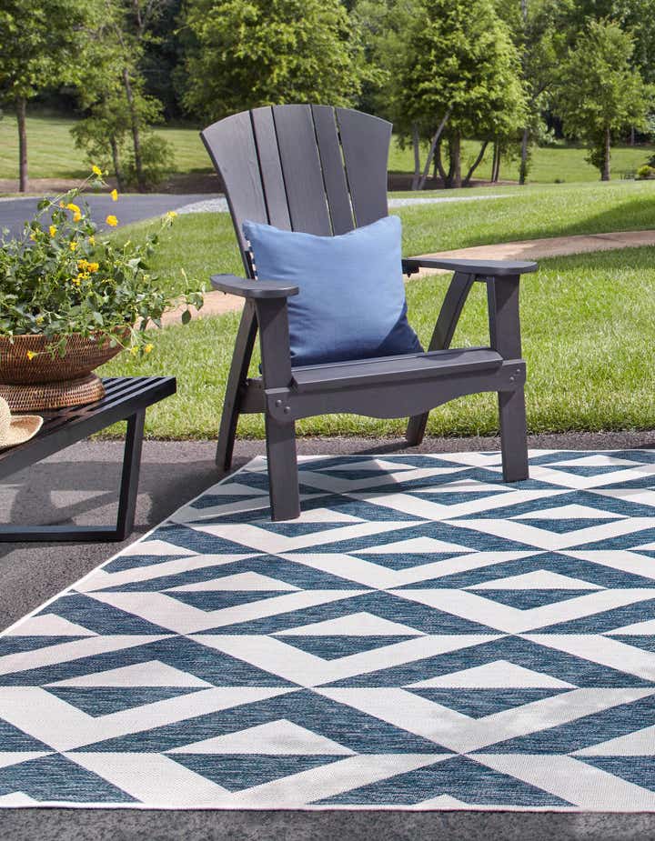 7' 10 x 7' 10 Easy-Clean Jill Zarin Napa Indoor / Outdoor Square Rug