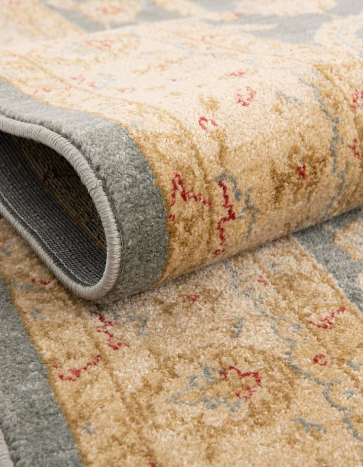 Detail image of 4' x 4' Kensington Square Rug