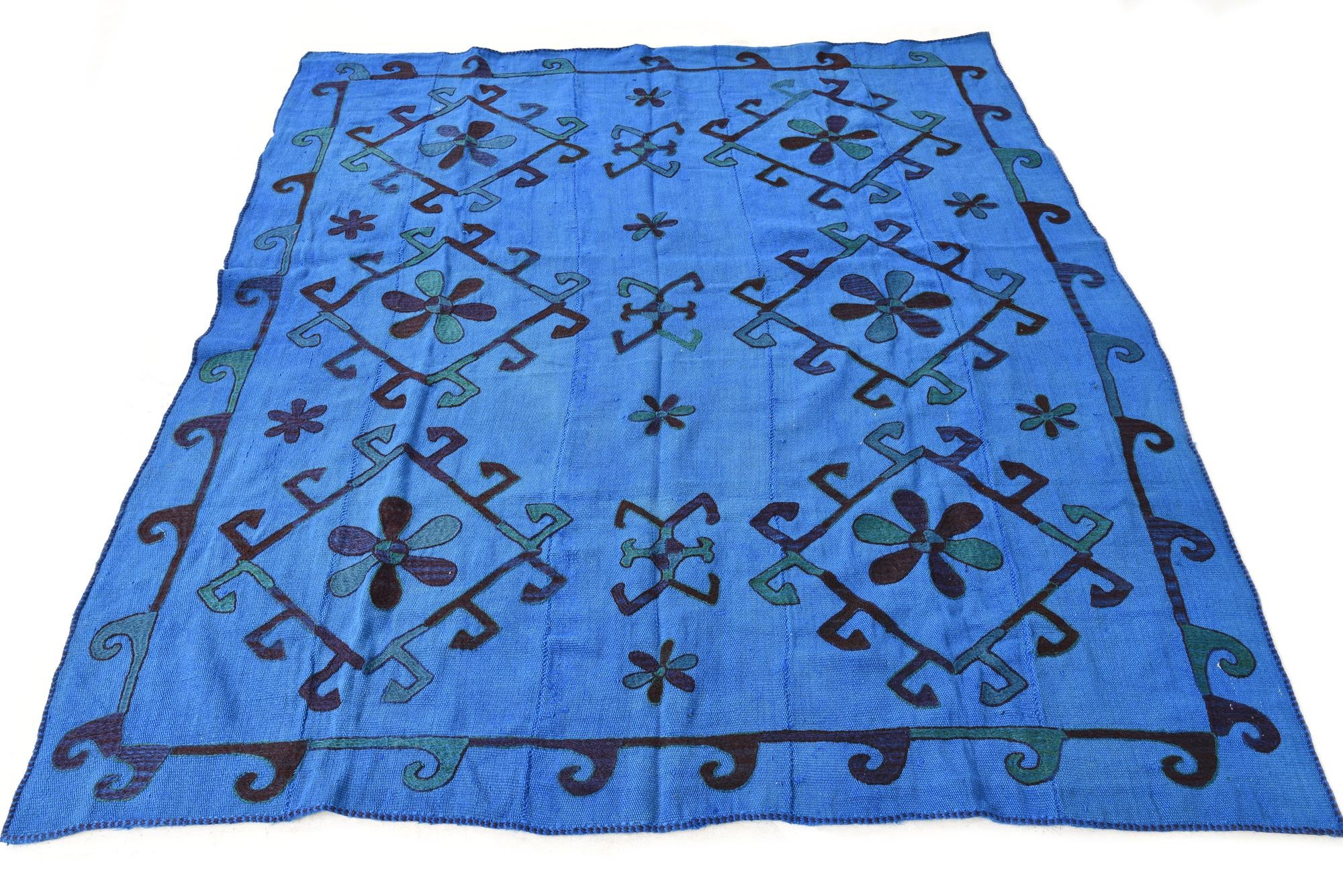 6' x 6' 9 Hand Woven Kilim Suzani Wool Square Rug