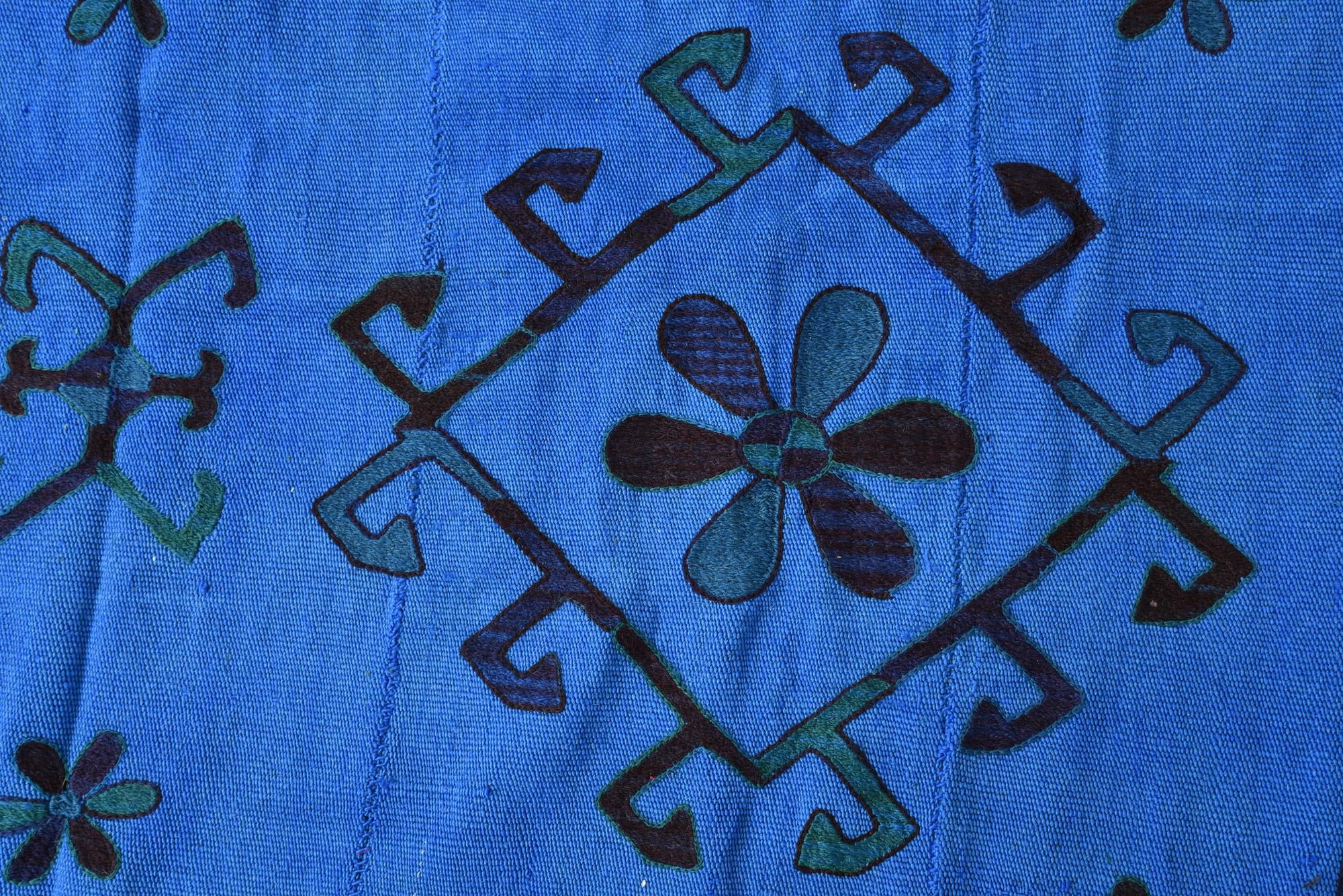 6' x 6' 9 Hand Woven Kilim Suzani Wool Square Rug