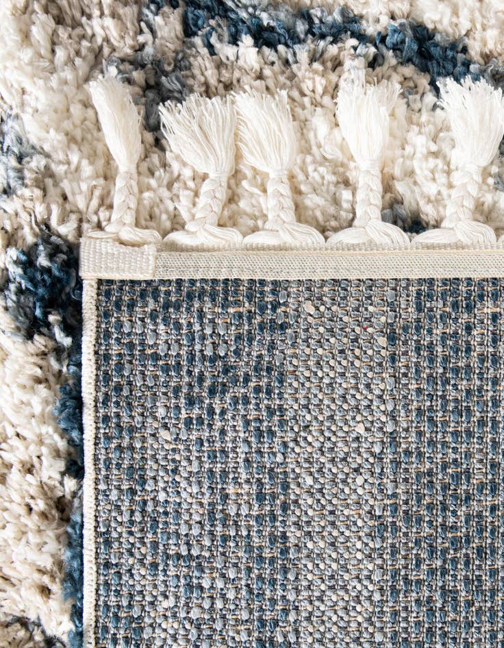 Detail image of 8' x 8' Lagom Shag Square Rug