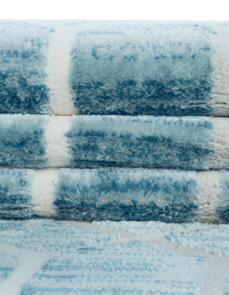 Detail image of 5' 3 x 5' 3 Lattice Trellis Square Rug