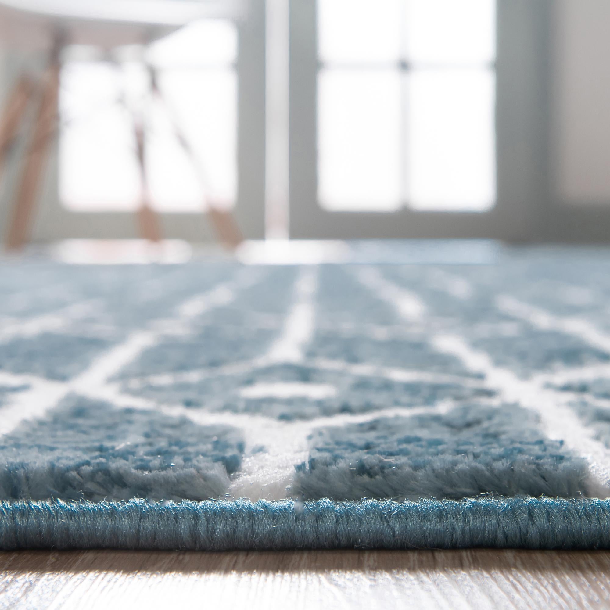 7' x 7' Lattice Trellis Square Rug