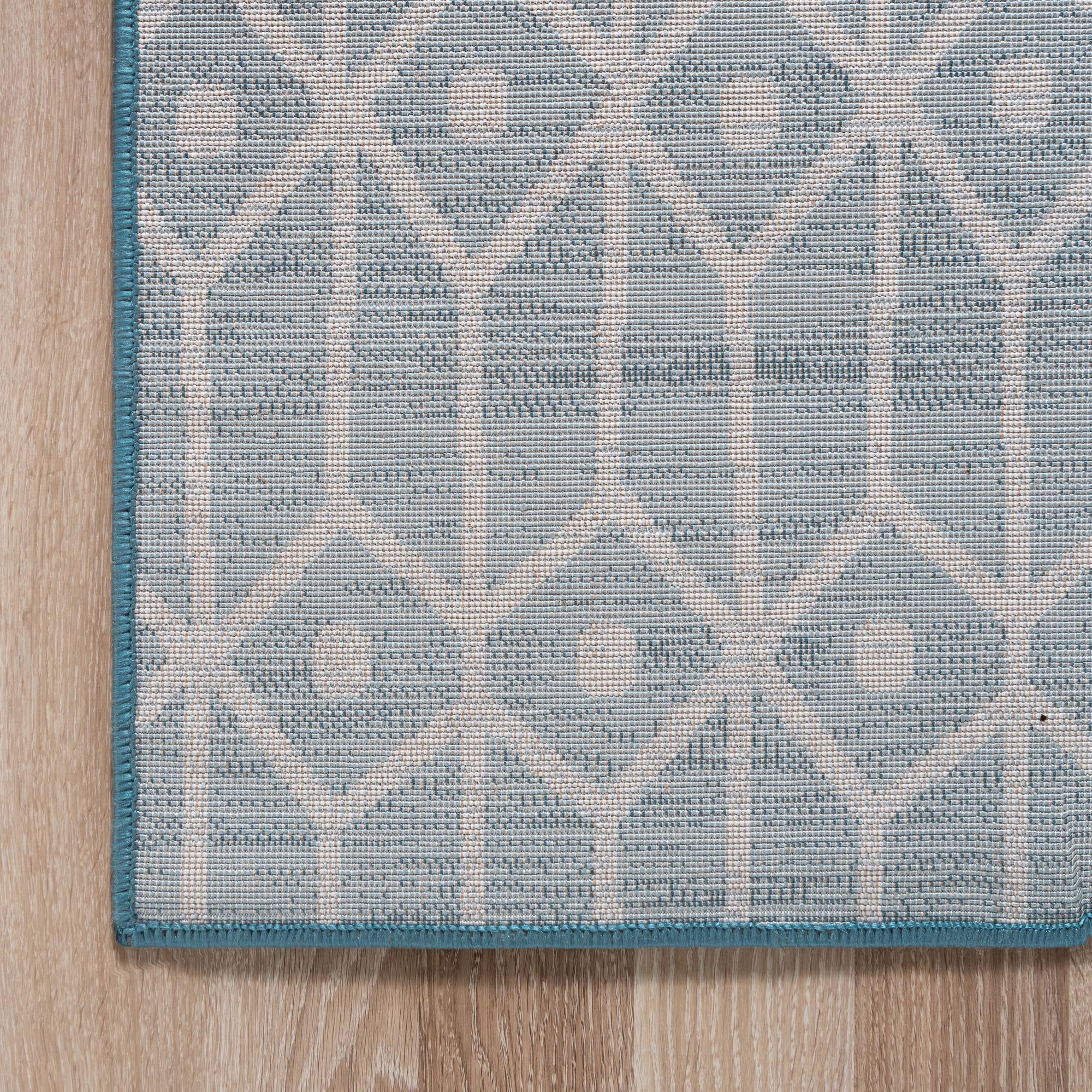 7' x 7' Lattice Trellis Square Rug