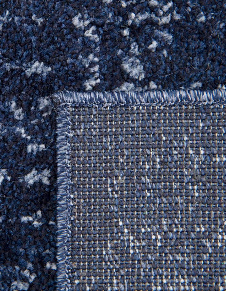 Detail image of 7' 10 x 7' 10 Loft Square Rug