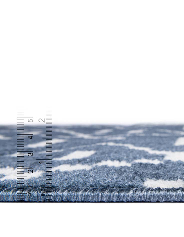 Detail image of 7' 10 x 7' 10 Oslo Square Rug