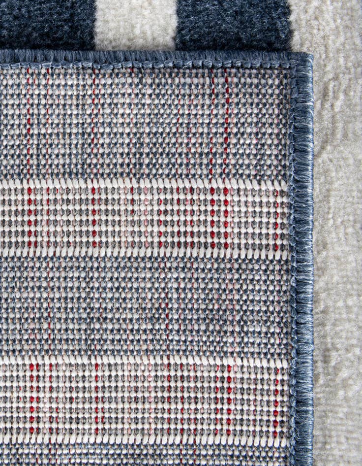 Detail image of 7' 10 x 7' 10 Oslo Square Rug