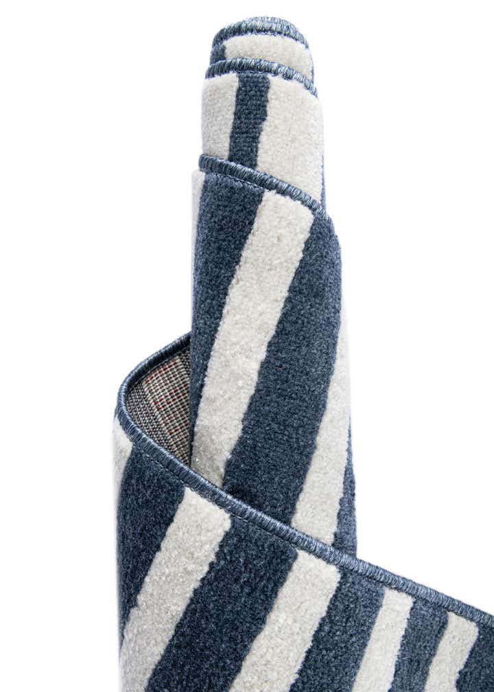 7' 10 x 7' 10 Oslo Square Rug