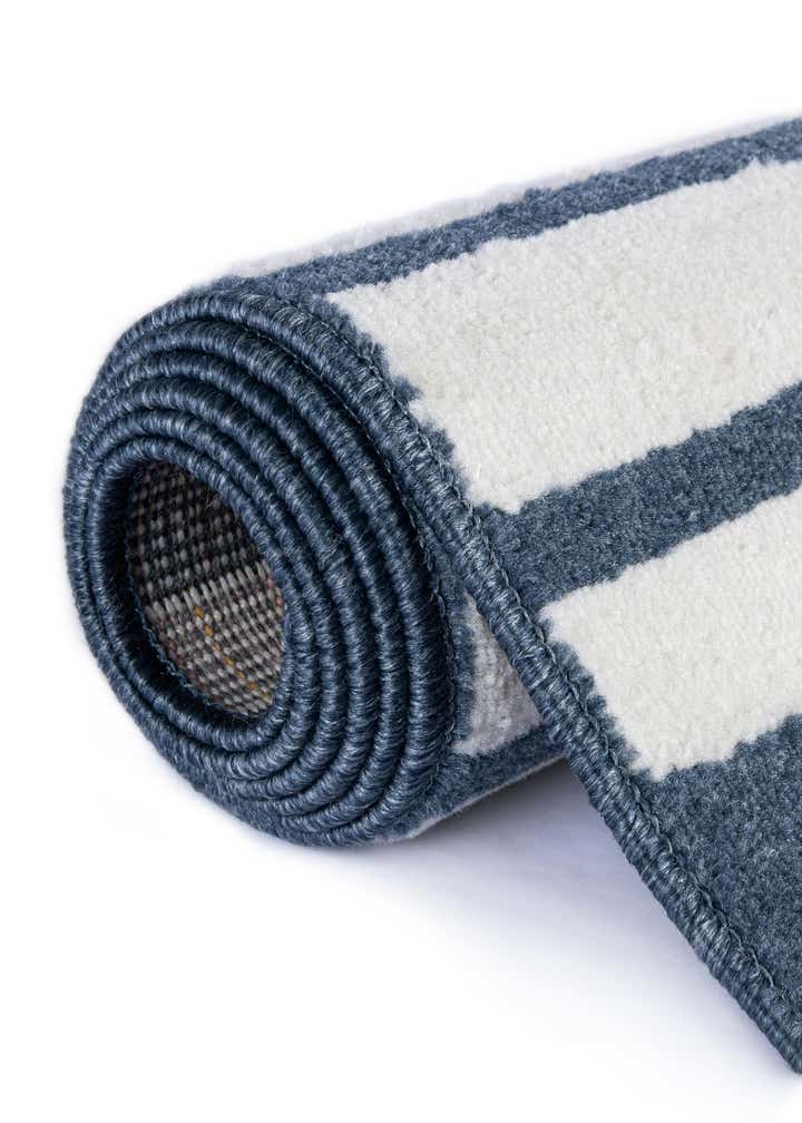 7' 10 x 7' 10 Oslo Square Rug