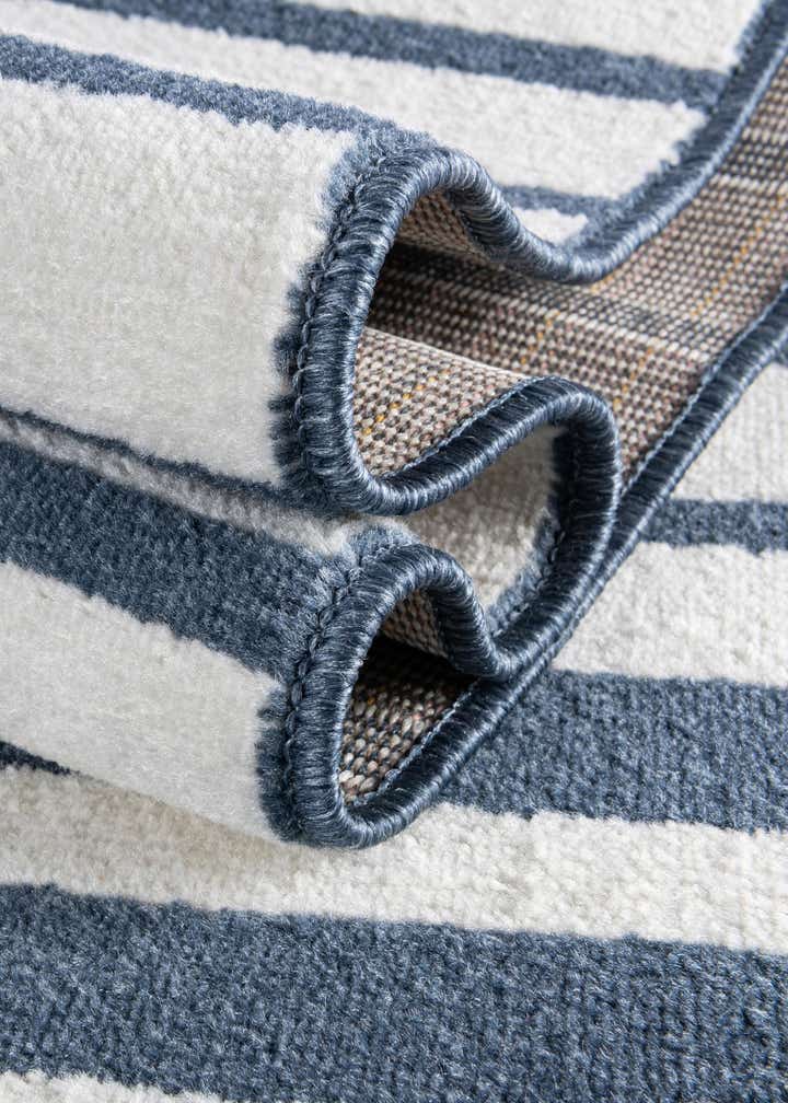 7' 10 x 7' 10 Oslo Square Rug