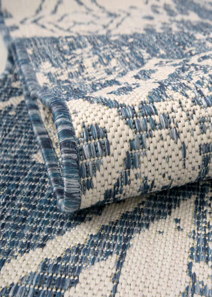 10' 8 x 10' 8 Easy-Clean Bohemian Indoor / Outdoor Square Rug