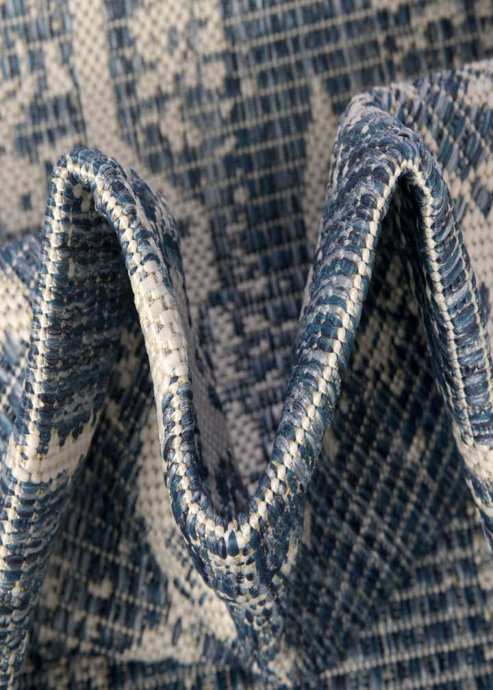 10' 8 x 10' 8 Easy-Clean Bohemian Indoor / Outdoor Square Rug