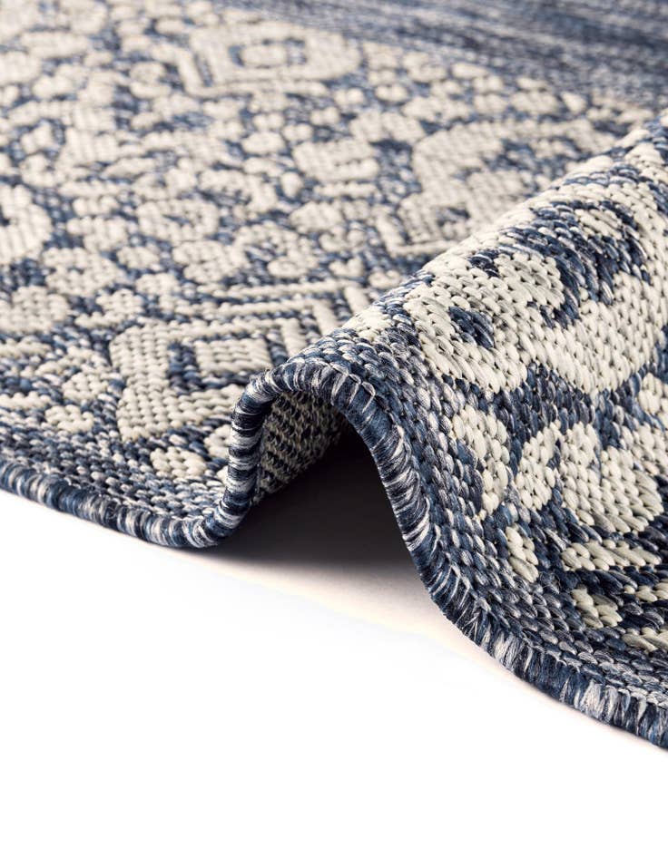 Detail image of 5' 3 x 5' 3 Easy-Clean Border Indoor / Outdoor Square Rug