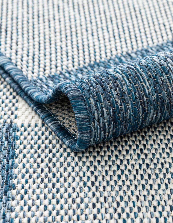 Detail image of 7' 10 x 7' 10 Easy-Clean Checkered Indoor / Outdoor Square Rug