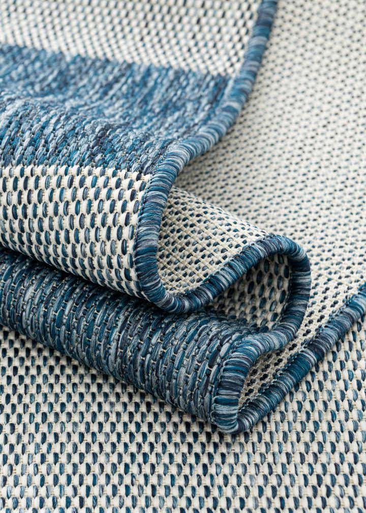 7' 10 x 7' 10 Easy-Clean Checkered Indoor / Outdoor Square Rug