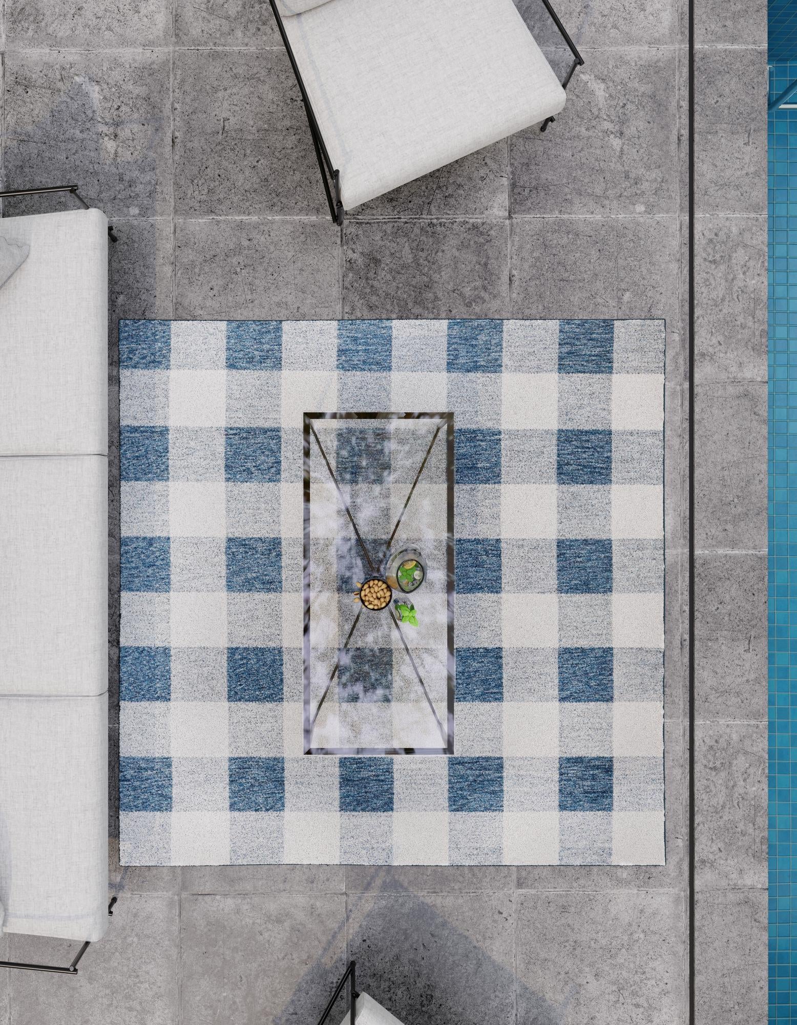 7' 10 x 7' 10 Easy-Clean Checkered Indoor / Outdoor Square Rug