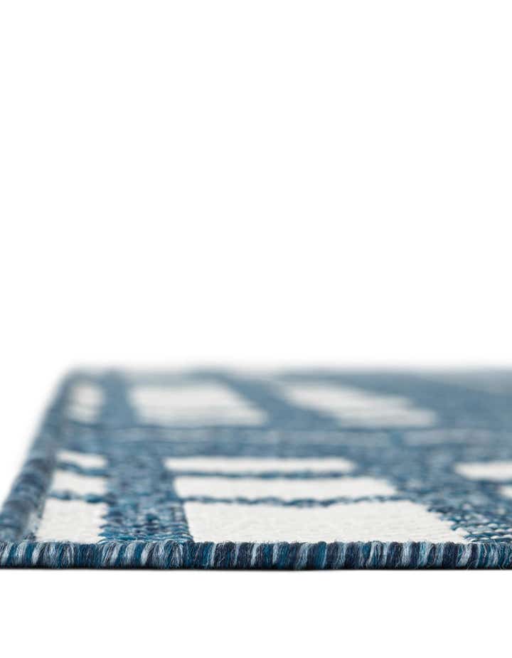 10' x 10' Easy-Clean Checkered Indoor / Outdoor Square Rug