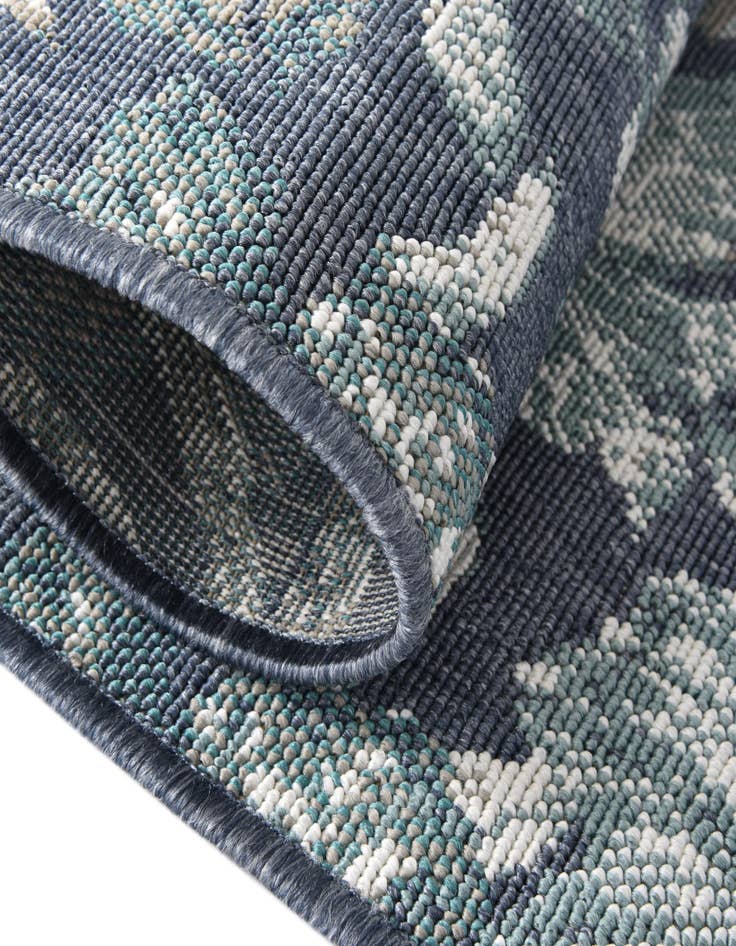 Detail image of 7' 10 x 7' 10 Easy-Clean Coastal Indoor / Outdoor Square Rug