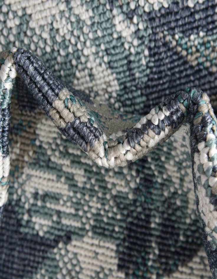 Detail image of 7' 10 x 7' 10 Easy-Clean Coastal Indoor / Outdoor Square Rug