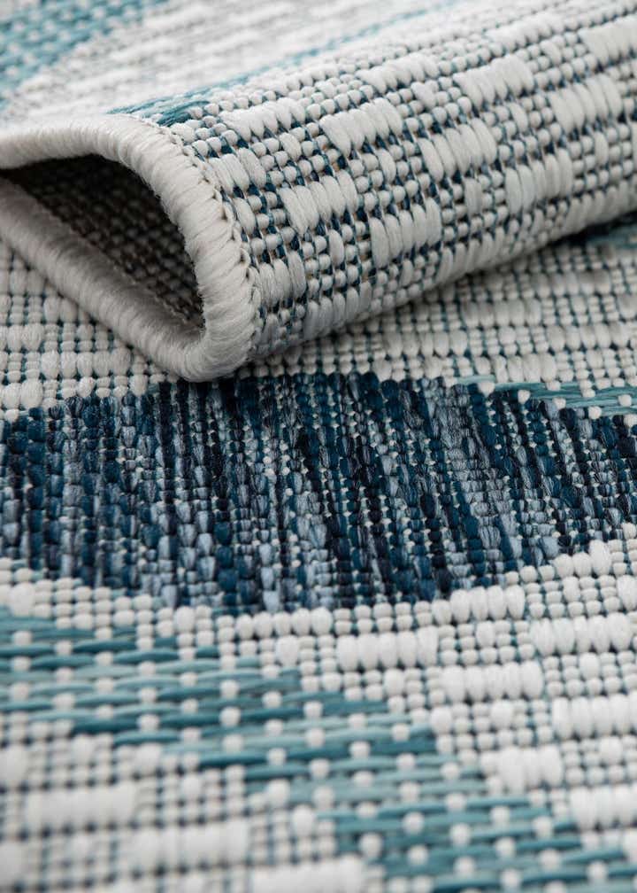 5' 3 x 5' 3 Easy-Clean Coastal Indoor / Outdoor Square Rug