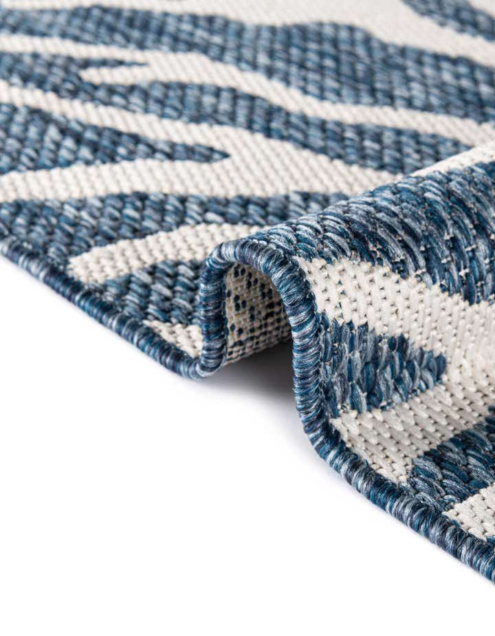 7' 10 x 7' 10 Easy-Clean Coastal Indoor / Outdoor Square Rug