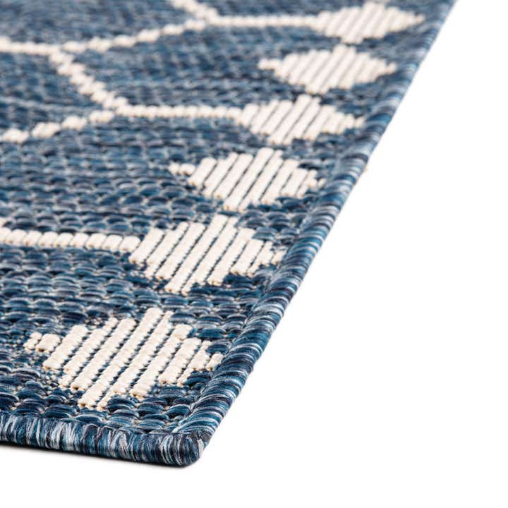 10' x 10' Easy-Clean Lattice Indoor / Outdoor Square Rug