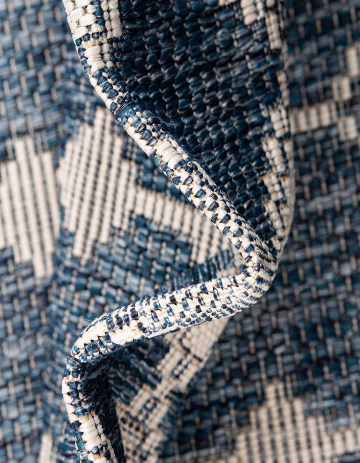 Detail image of 10' x 10' Washable Lattice Indoor / Outdoor Square Rug