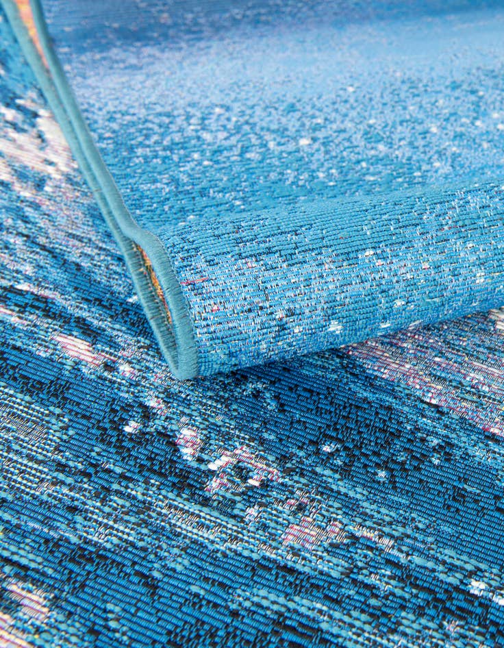 Detail image of 7' 10 x 7' 10  Washable Modern Indoor / Outdoor Square Rug