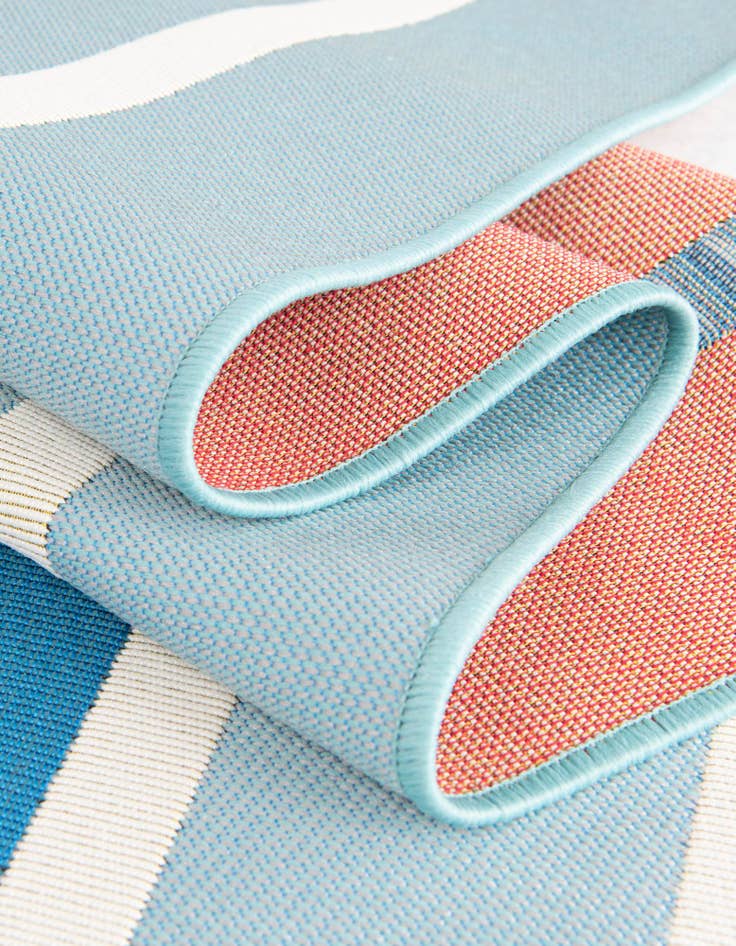 Detail image of 7' 10 x 7' 10 Washable Ribbon Indoor / Outdoor Square Rug