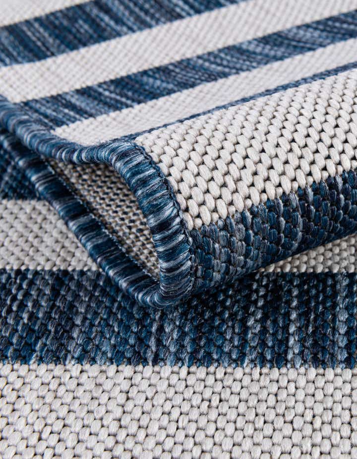 7' 10 x 7' 10 Easy-Clean Striped Indoor / Outdoor Square Rug