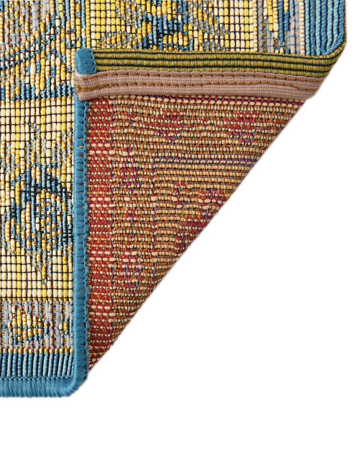 Detail image of 6' x 6'  Washable Traditional Indoor / Outdoor Square Rug