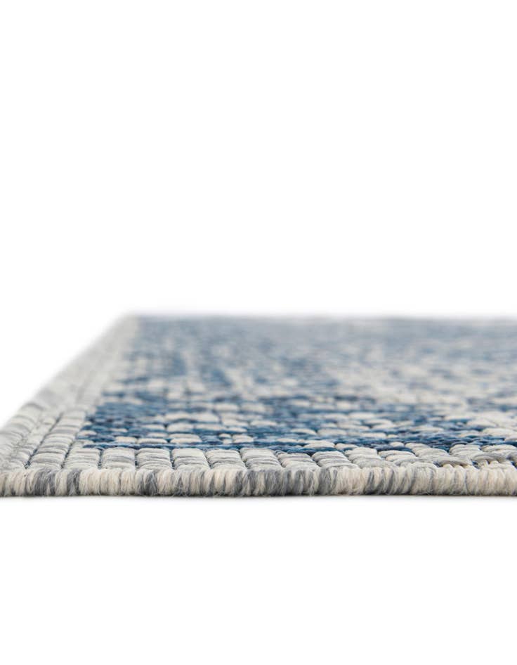 Detail image of 10' x 10'  Washable Traditional Indoor / Outdoor Square Rug