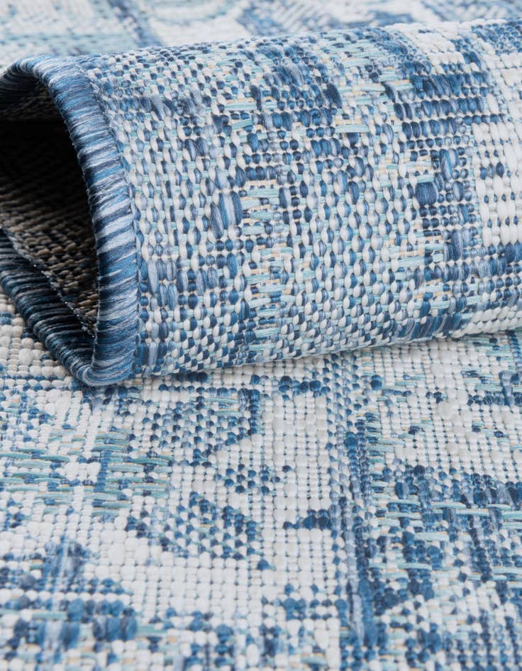 Detail image of 10' x 10'  Washable Traditional Indoor / Outdoor Square Rug